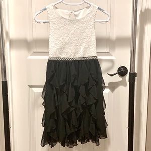 Elegant Girl’s dress size 7/8